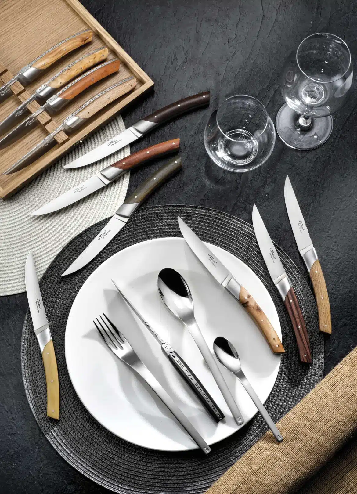 thiers-chambriard-le-table-le-desset